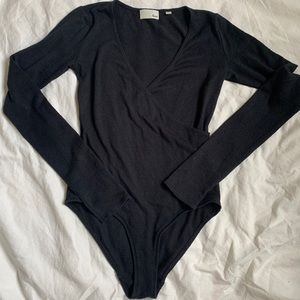 Wilfred Free Hari Reposa V-Neck Bodysuit